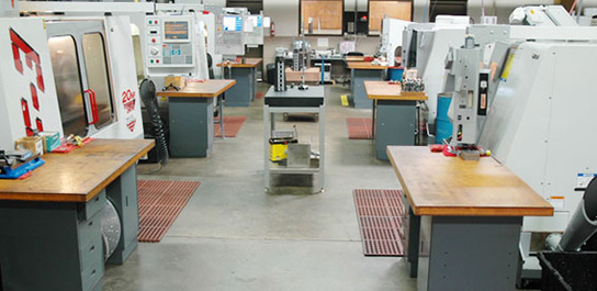 中國北車選用浦豐柜業(yè)的鉗工臺(tái) 中國北車選用浦豐柜業(yè)的鉗工臺(tái)